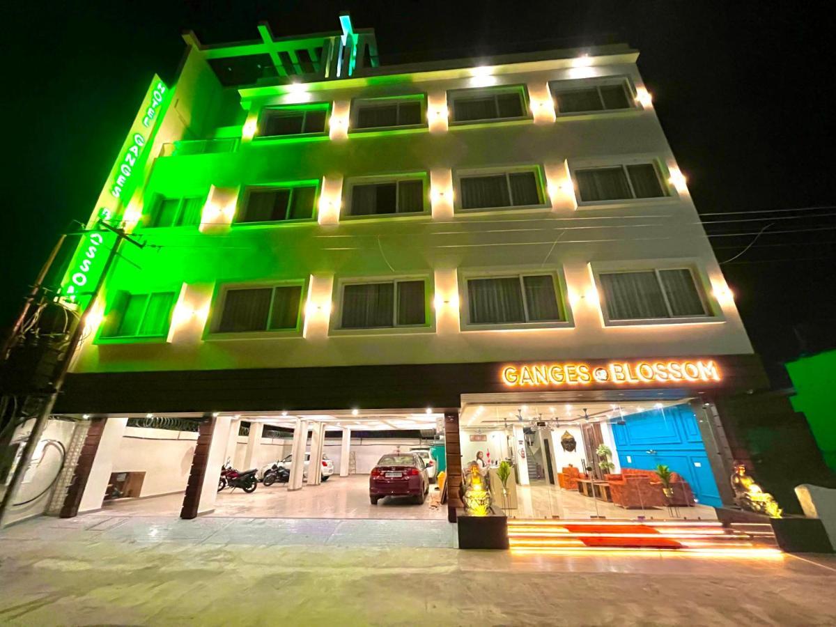 Gange Blossam Resort, ハリドワール エクステリア 写真